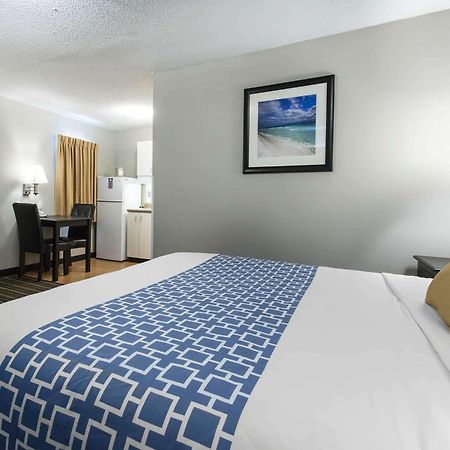 Suburban Extended Stay Hotel Naval Base Area Warrington Экстерьер фото