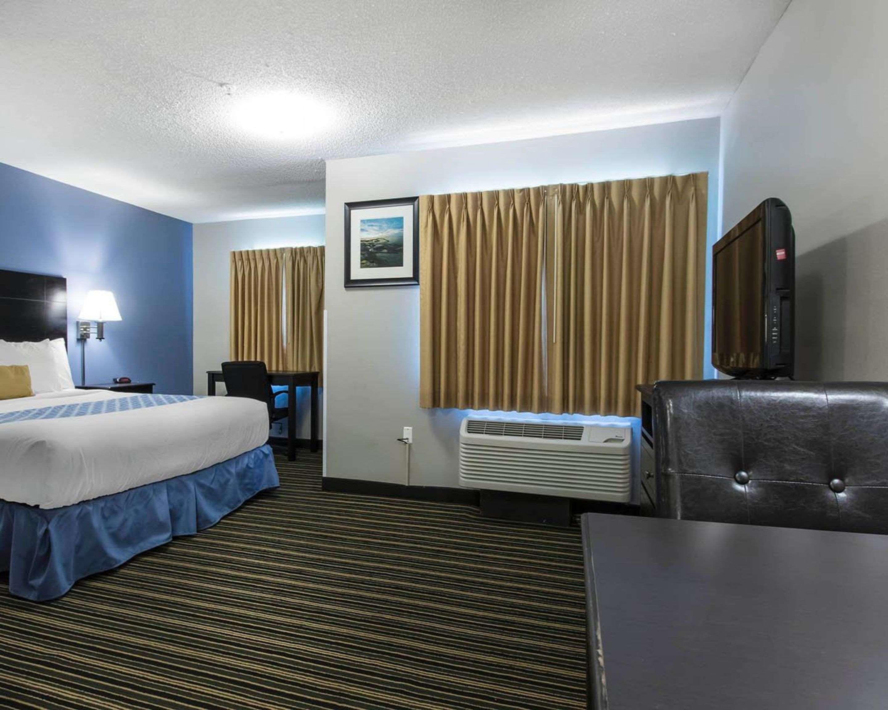 Suburban Extended Stay Hotel Naval Base Area Warrington Экстерьер фото