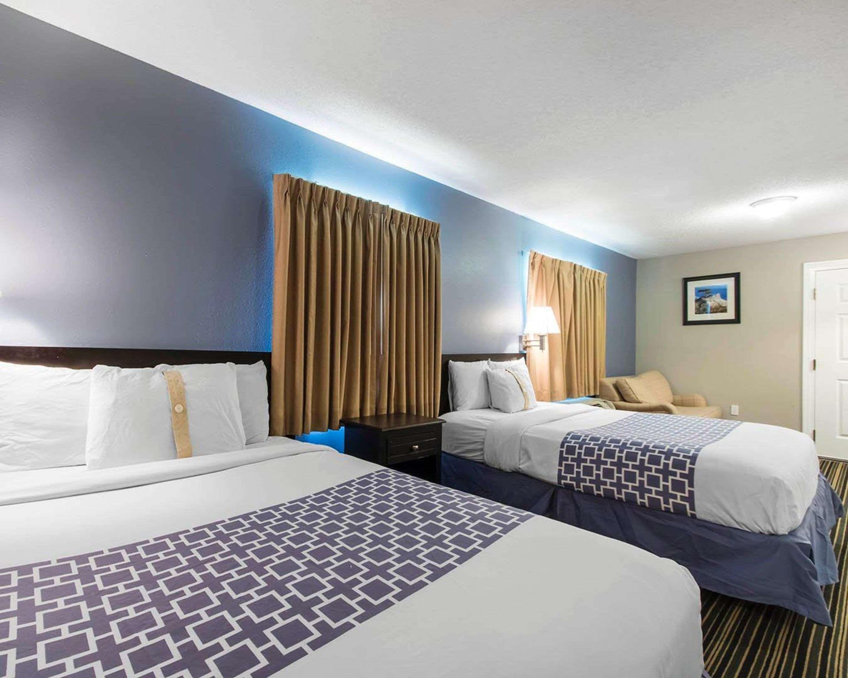 Suburban Extended Stay Hotel Naval Base Area Warrington Экстерьер фото