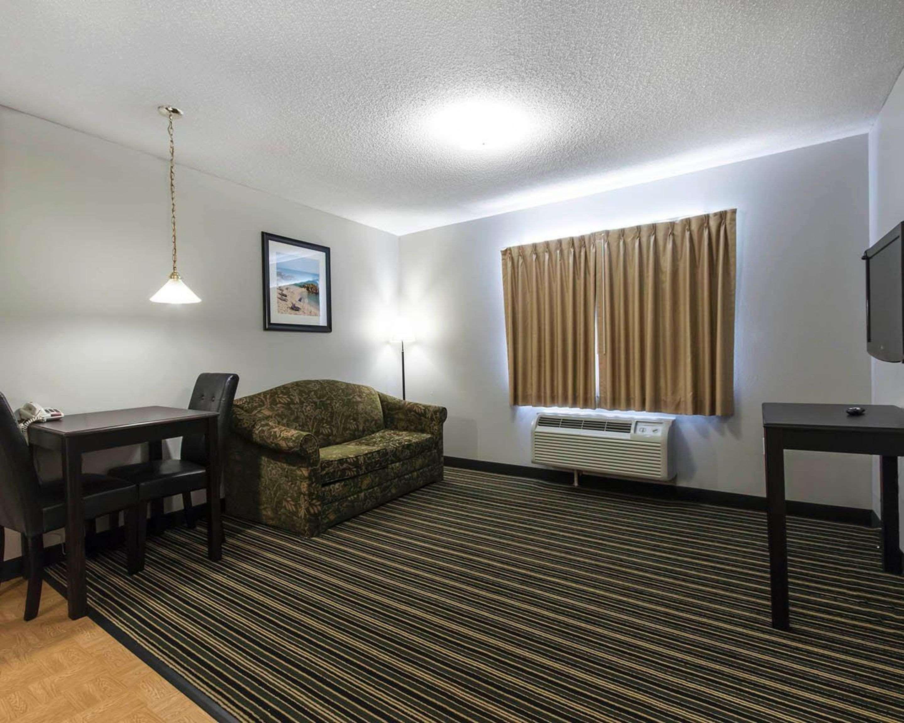 Suburban Extended Stay Hotel Naval Base Area Warrington Экстерьер фото