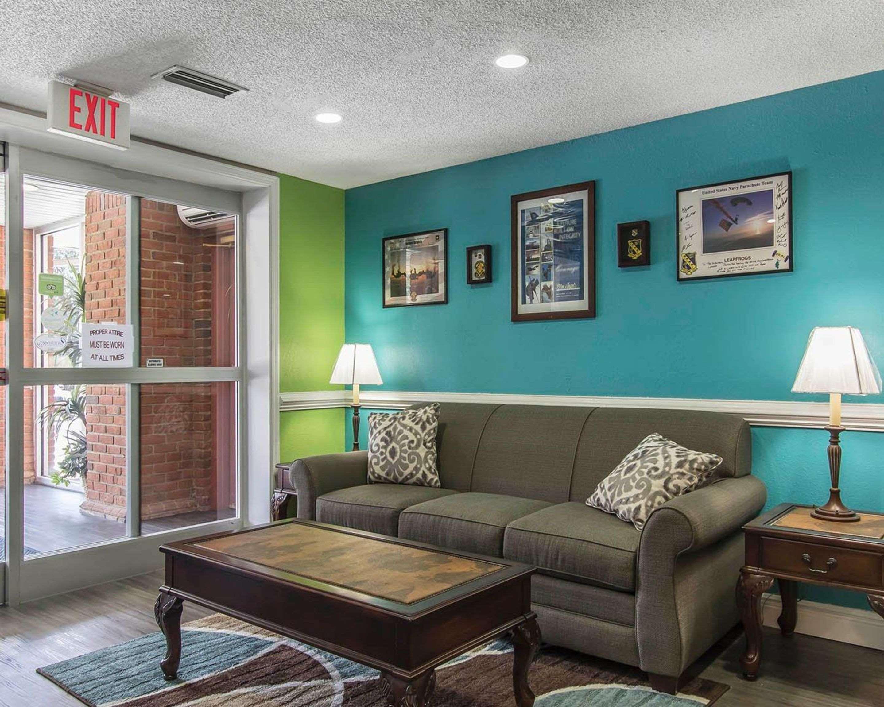 Suburban Extended Stay Hotel Naval Base Area Warrington Экстерьер фото