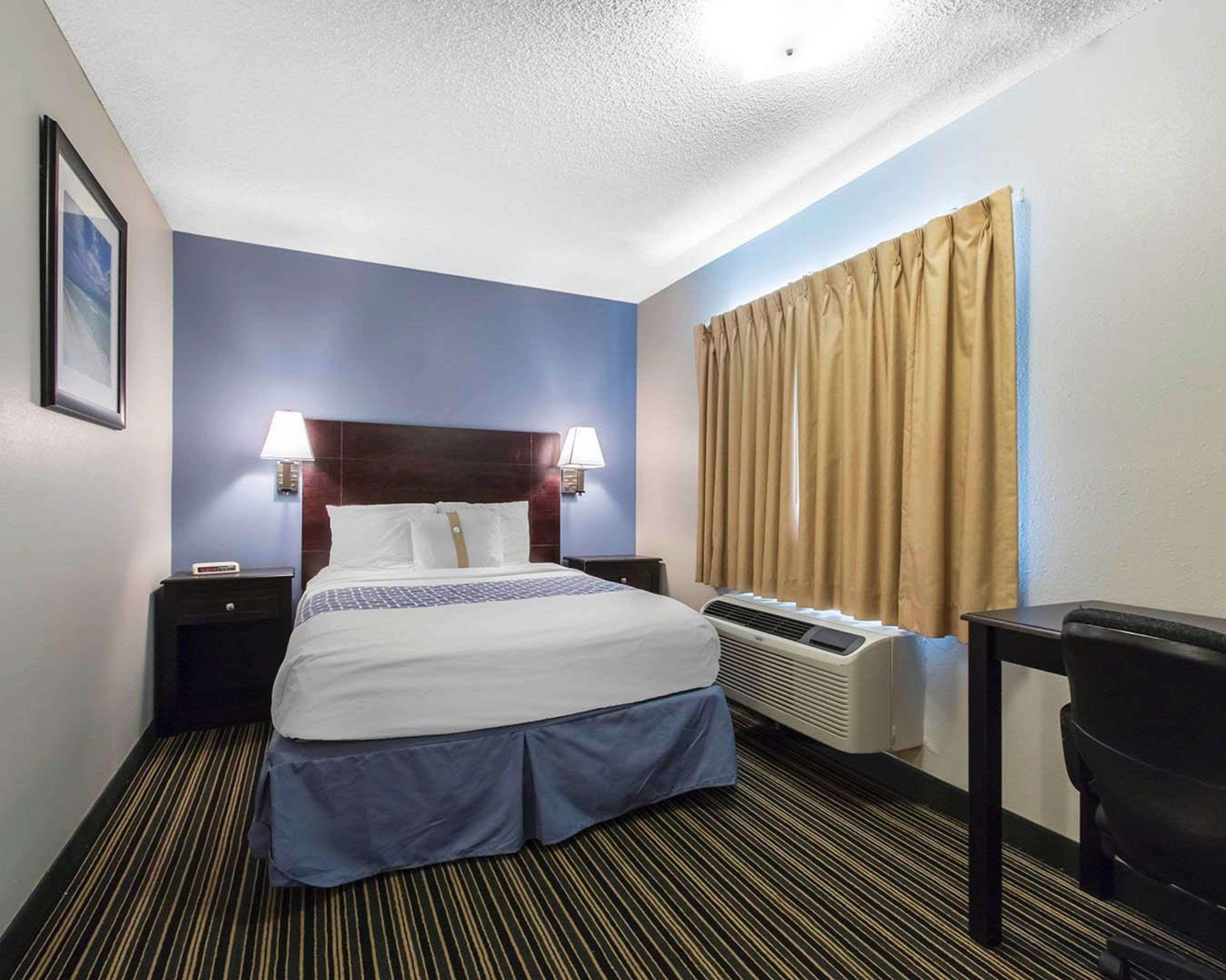 Suburban Extended Stay Hotel Naval Base Area Warrington Экстерьер фото