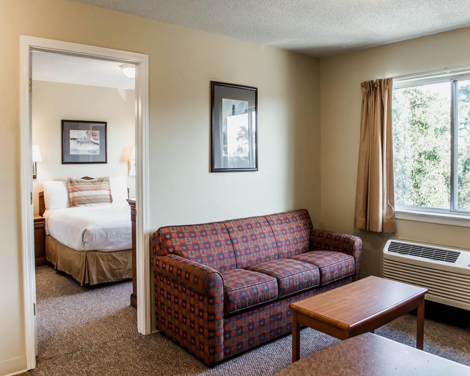 Suburban Extended Stay Hotel Naval Base Area Warrington Экстерьер фото