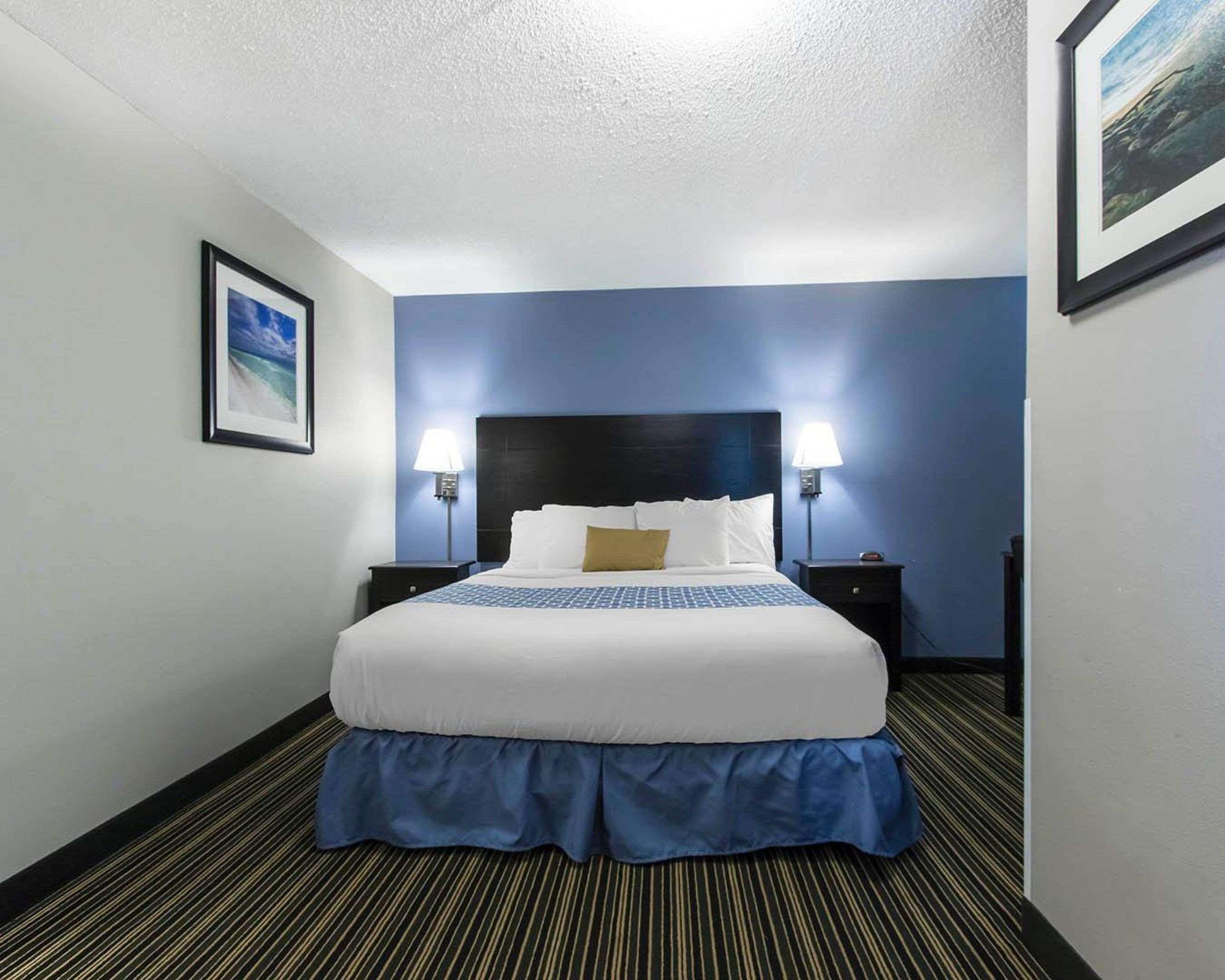 Suburban Extended Stay Hotel Naval Base Area Warrington Экстерьер фото