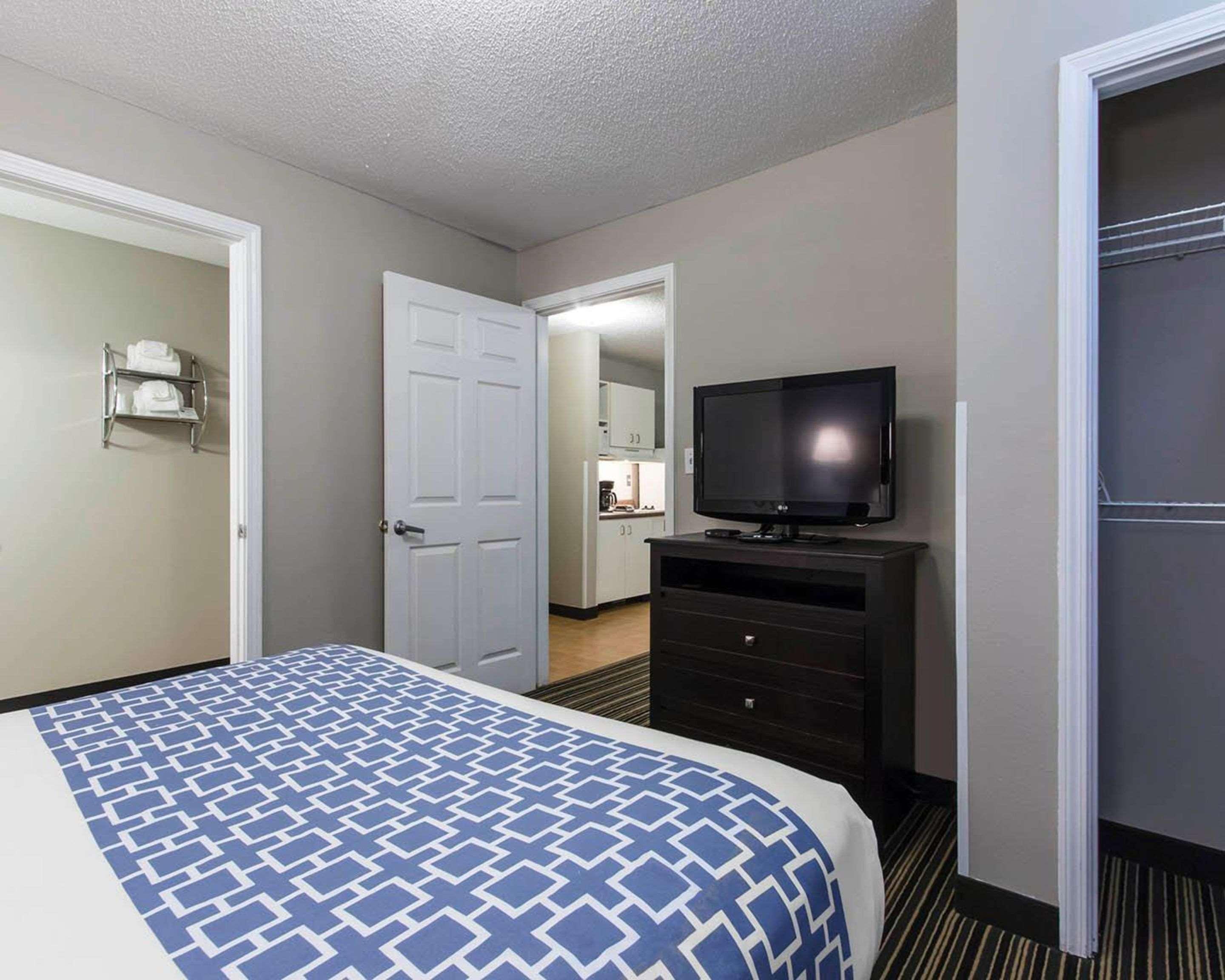 Suburban Extended Stay Hotel Naval Base Area Warrington Экстерьер фото