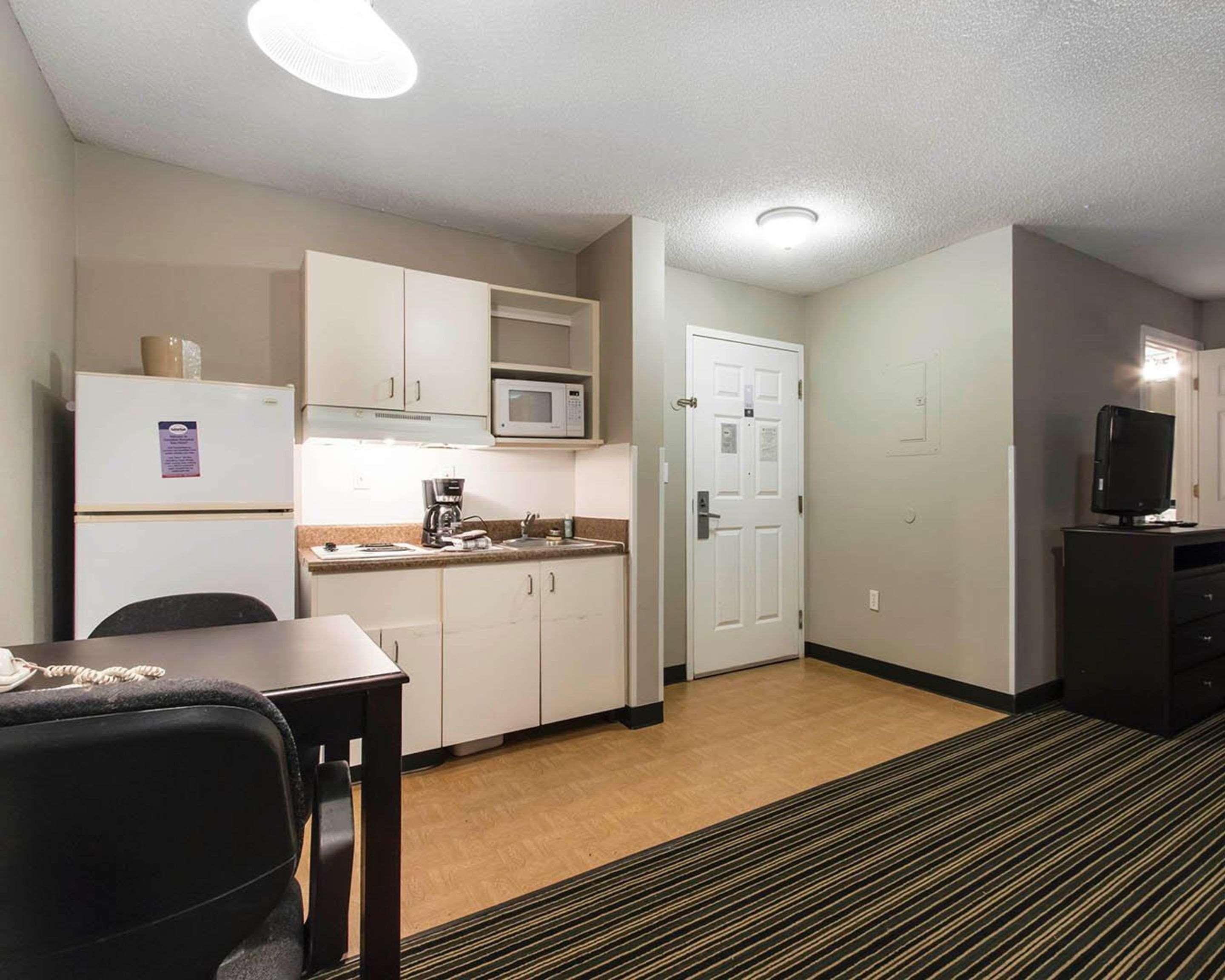 Suburban Extended Stay Hotel Naval Base Area Warrington Экстерьер фото