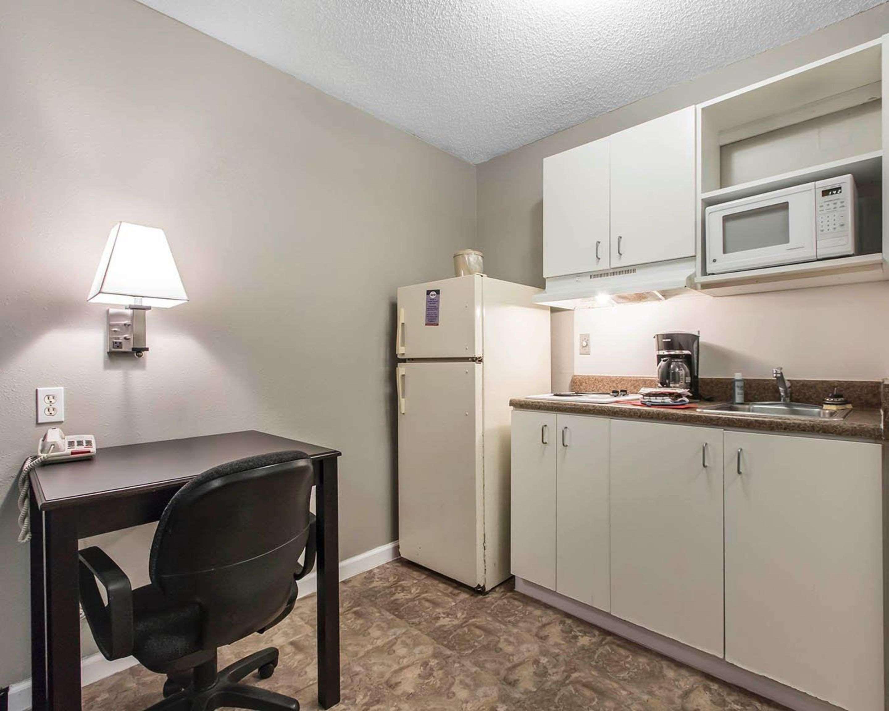 Suburban Extended Stay Hotel Naval Base Area Warrington Экстерьер фото